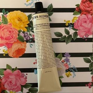 *New in Box* Hydra-Repair Day Cream